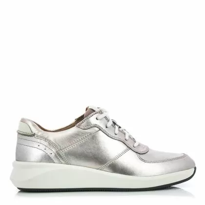 Дамски сникърс CLARKS - 26163236 Un Rio Sprint Platinum Metallic Leather